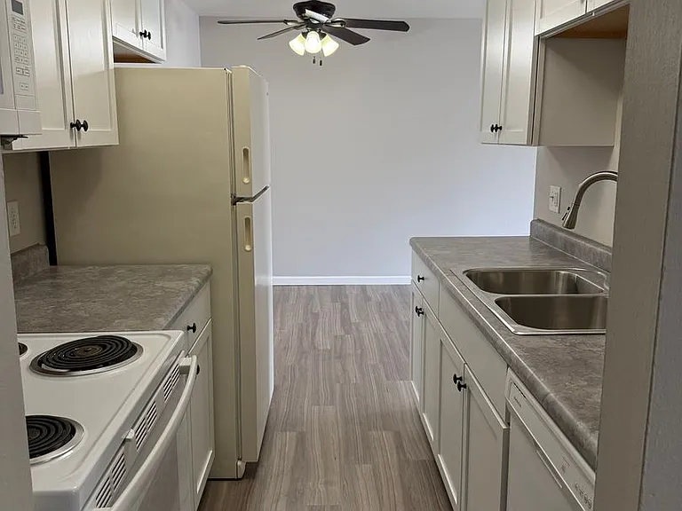 400 Browns Ct — Photo 21