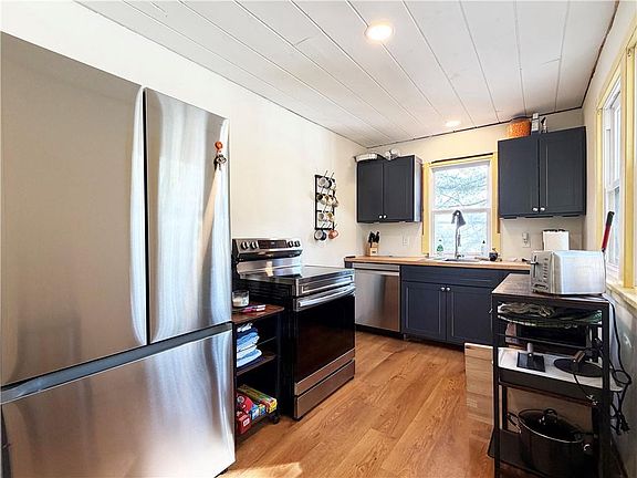 4th image of 1111B 22 3/4 Street