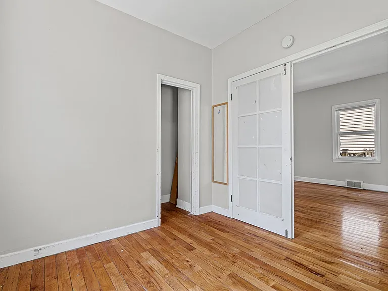 1513 Liberty St — Photo 4
