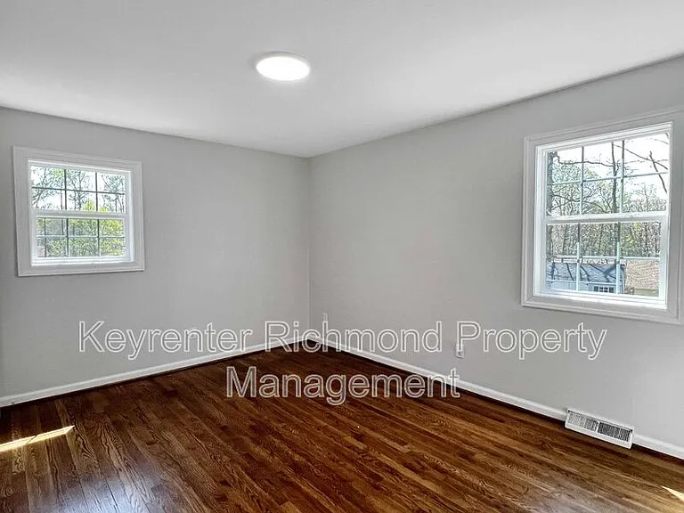 2704 Susten Ct — Photo 17