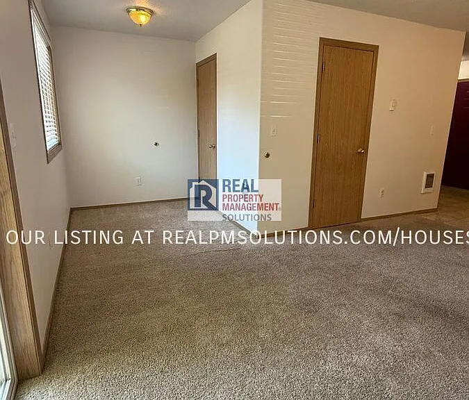 8514 N Syracuse St #1 — Photo 7