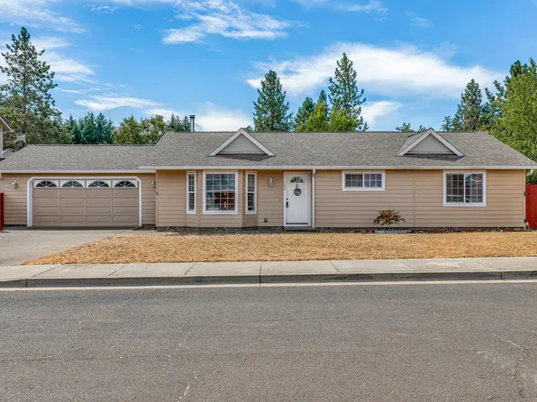 104 Tennessee Dr, Cave Junction, OR 97523