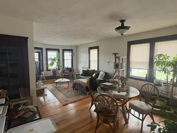 728 Pontiac Ave APT 2, Cranston, RI 02910