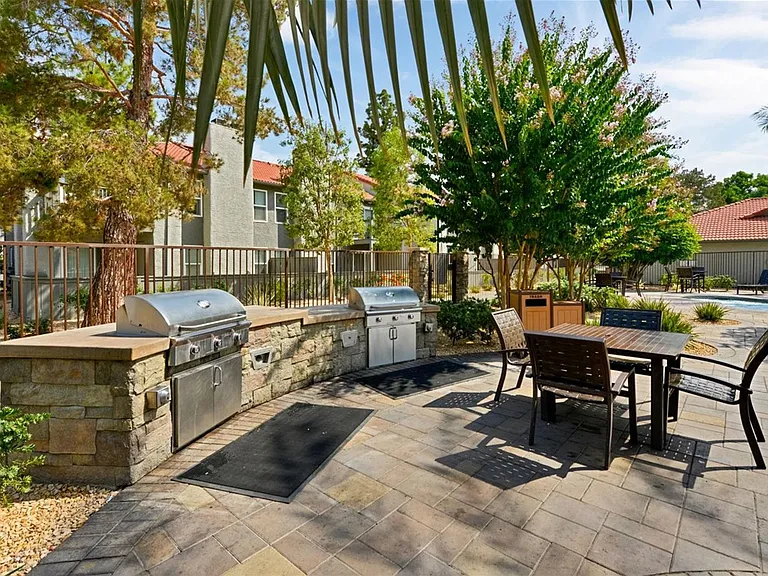 Corona Pointe Resort — Photo 94