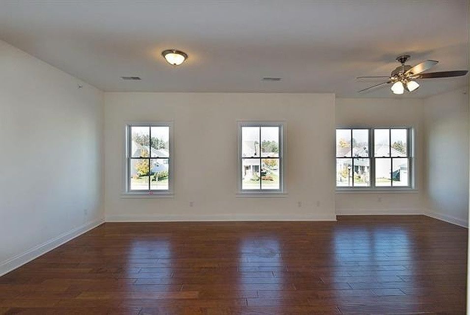 2nd image of 235 Washington St APT 6