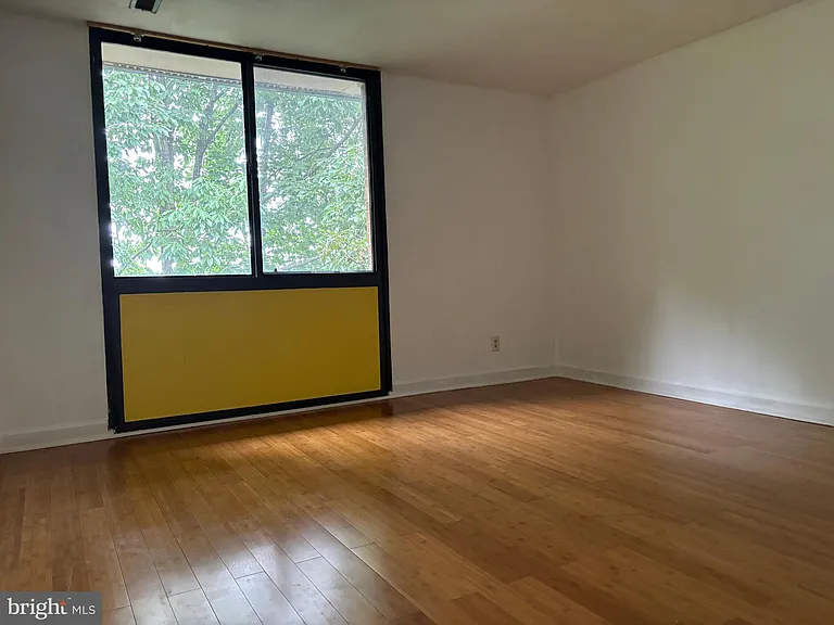 525 N Armistead St #302 — Photo 14