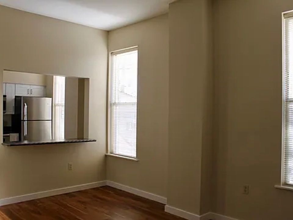 1st image of 516 Division St #2