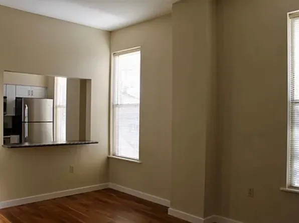 516 Division St #2, Sewickley, PA 15143