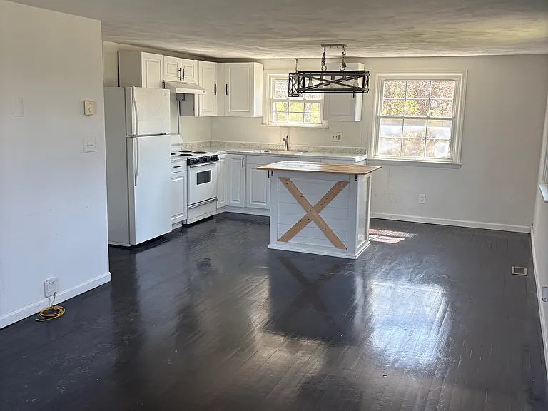 2446 Branch St #1 — Photo 4