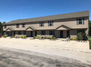 402 N Oak St APT 10, Effingham, IL 62401