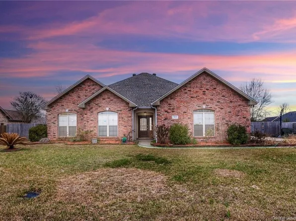 313 Hampton Ct, Lake Charles, LA 70605