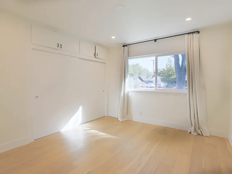 4835 Cliffside Dr — Photo 30