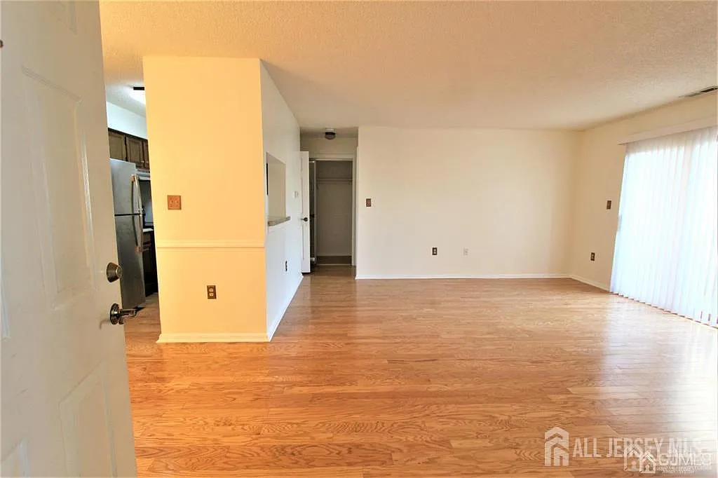 1 bed, 1.0 bath, $1,850 — Photo 4