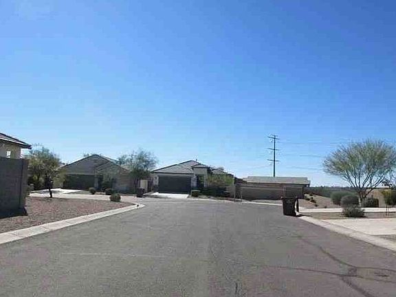 Exterior Neighborhood (street photo)