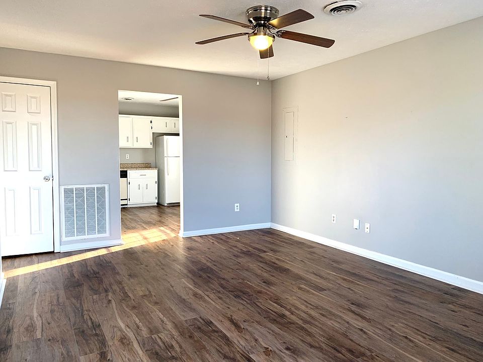 983 Stateline Rd, Oak Grove, KY 42262 Zillow