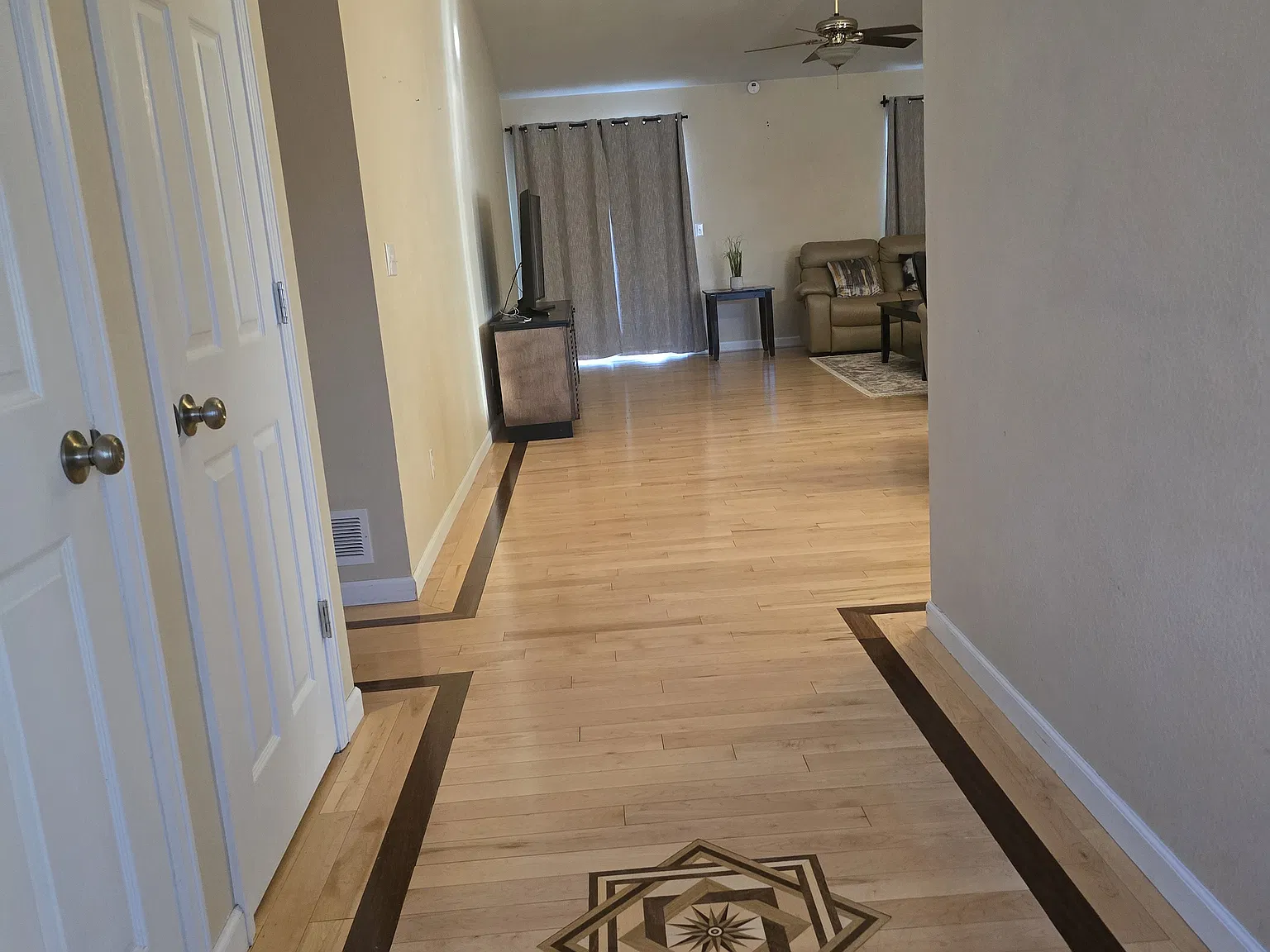 3 bed, 2208 sqft, $3,500 — Photo 4