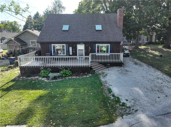 103 Anchor Dr, Lake Tapawingo, MO 64015