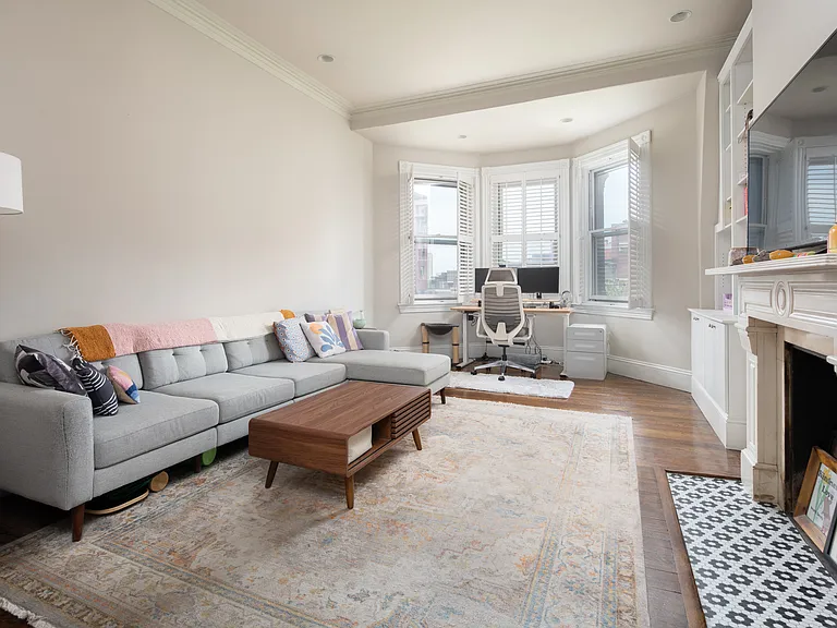 281 Beacon St #18 — Photo 5