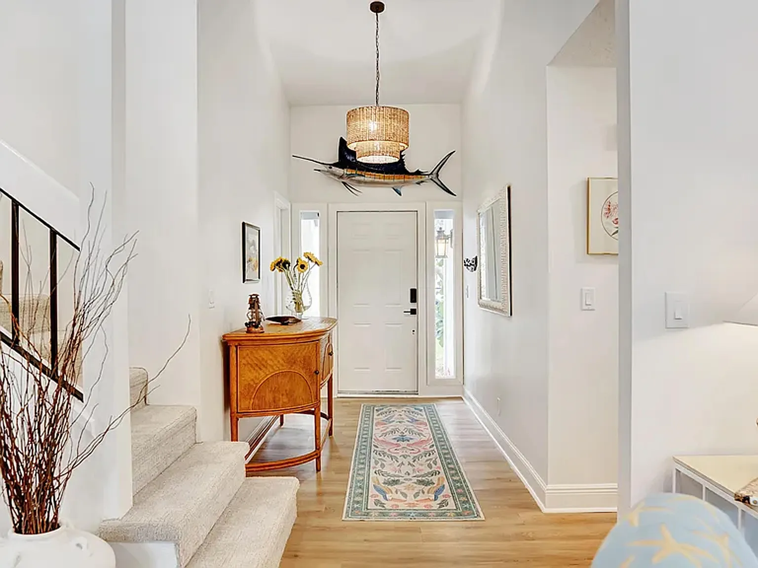 4 bed, 2.5 bath, 2025 sqft, $4,700 — Photo 3