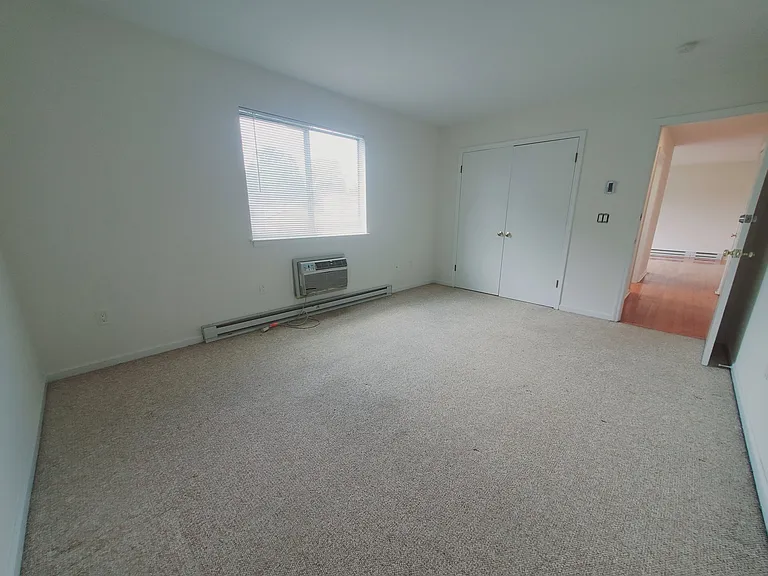 92 Euclid Ave #4 — Photo 6