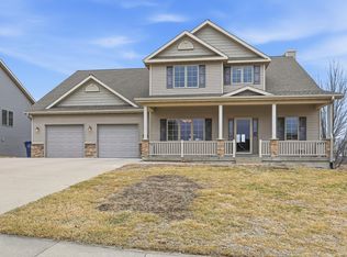 2508 Hemel Dr, Pella, IA 50219