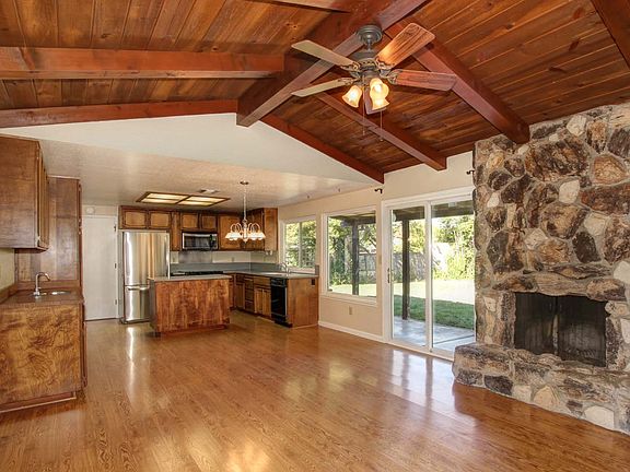 2nd image of 4624 Shaftesbury Ct