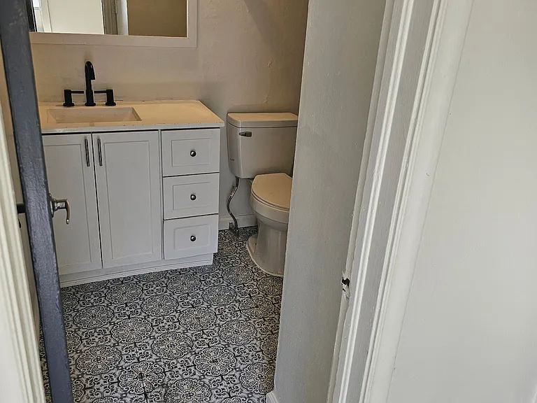 509 N Hudson Ave E #509 — Photo 7