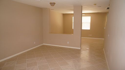 4th image of 10239 Massachusetts Ln