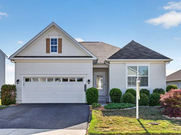 1709 Hudgins Farm Cir, Fredericksburg, VA 22408