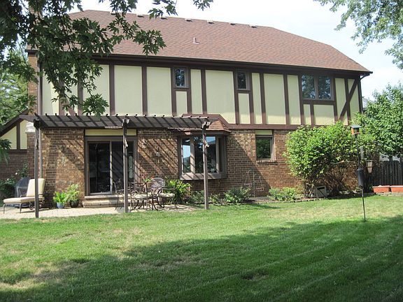 3rd image of 17633 Oakwood Dr