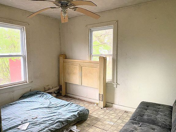 3rd image of 1121 Cannon Ln
