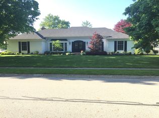 2044 Hythe Rd, Columbus, OH 43220