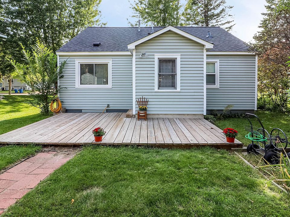 1st image of 836 4th Ave N