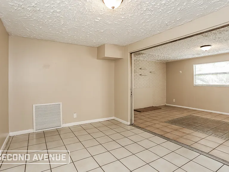 7938 Lake Park Ct — Photo 6