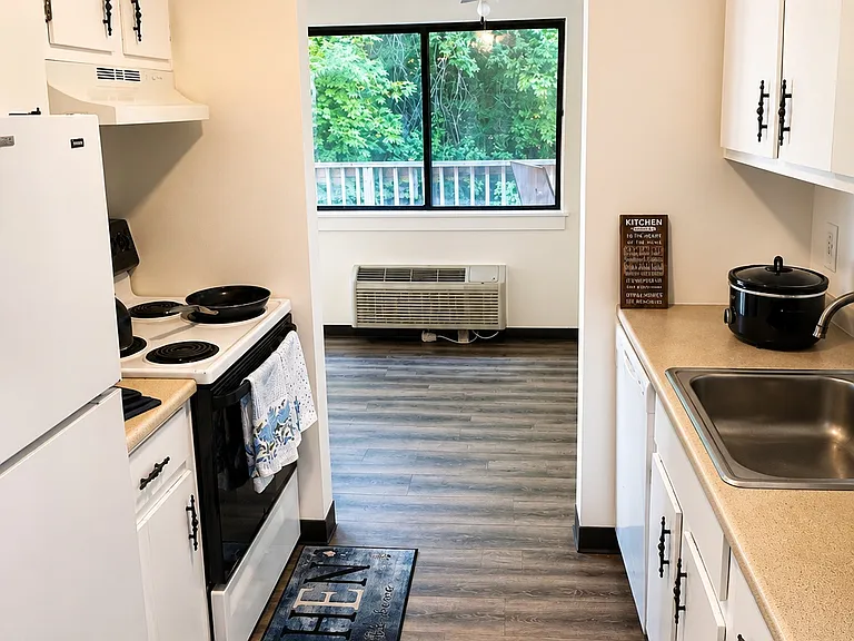 126 Triangle St #B10 — Photo 4