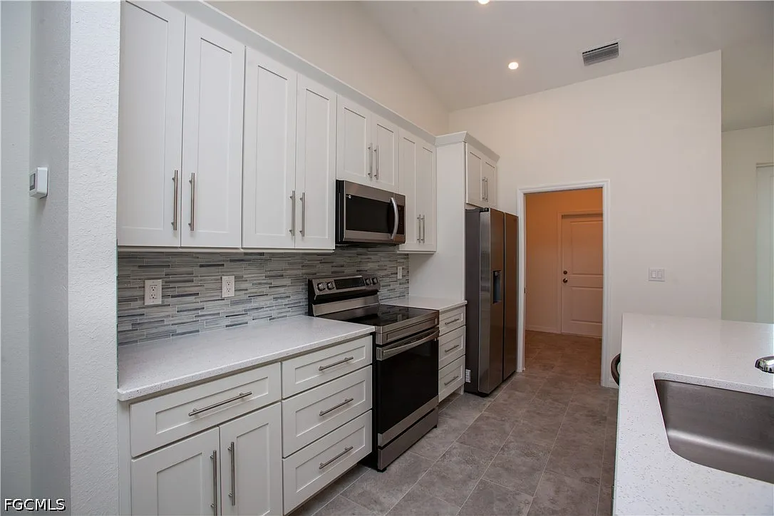 4 bed, 2.0 bath, 1787 sqft, $2,000 — Photo 4