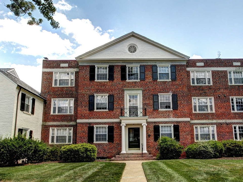 1st image of 47 E Lock Ln Unit 7