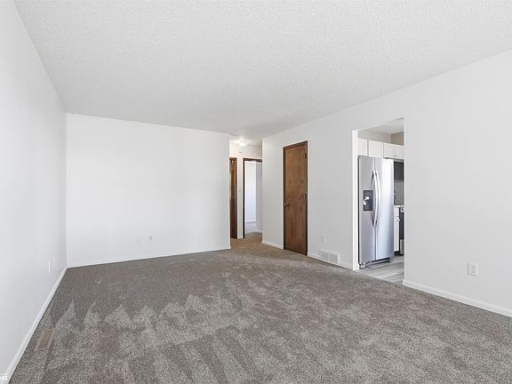 4th image of 109 W Southridge Rd