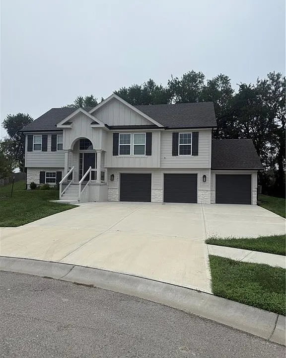 1101 Noah Ln
