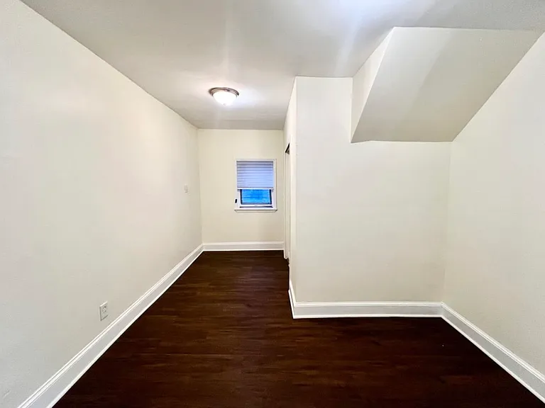 252-254 South St #2 — Photo 8