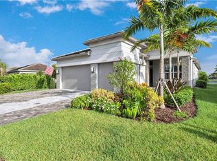 11826 Drake Ln, Naples, FL 34120