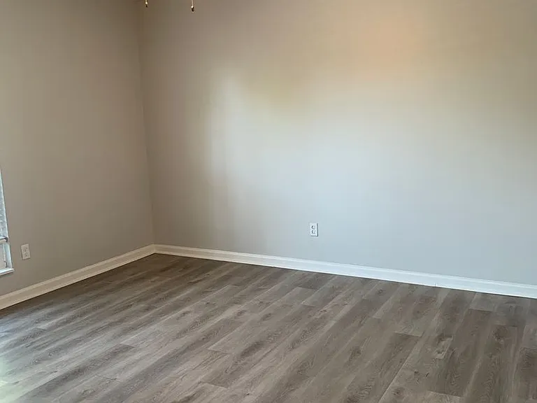 3909 Kenwood Ave — Photo 20