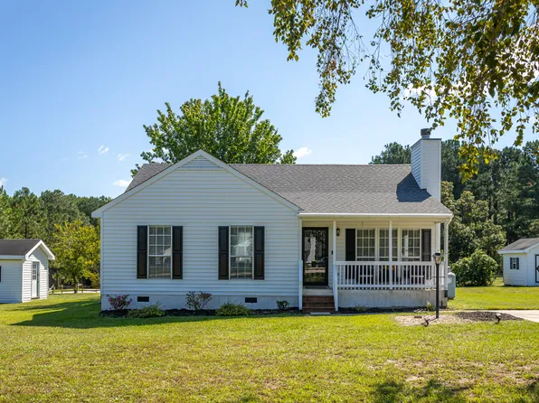 5848 Rocking Chair Dr, Youngsville, NC 27596