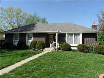 1015 N Purdom St, Olathe, KS, 66061