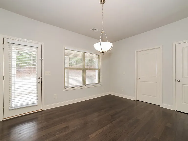 89 Greatwood Ln — Photo 6