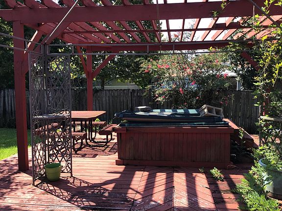 5th image of 2093 Carolwood Dr
