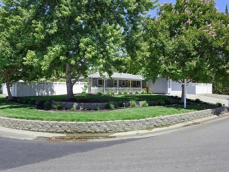 8247 Seeno Ave — Photo 12