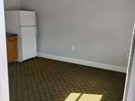 4th image of 102 SE Camelot Loop