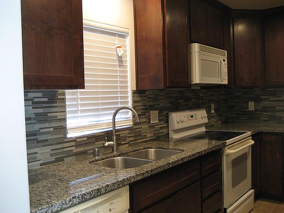 5th image of 5816 Canary Dr
