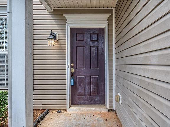 3rd image of 1015 Clairidge Ln
